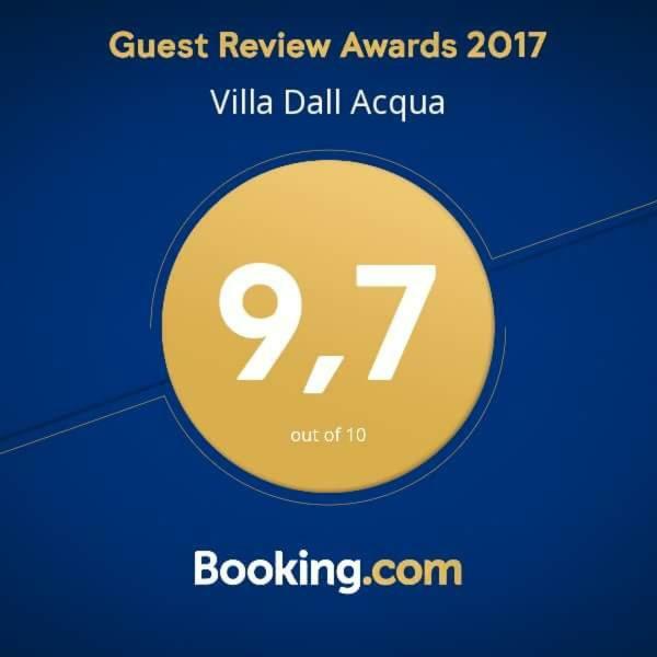 Villa Dall Acqua 佩萨罗 外观 照片